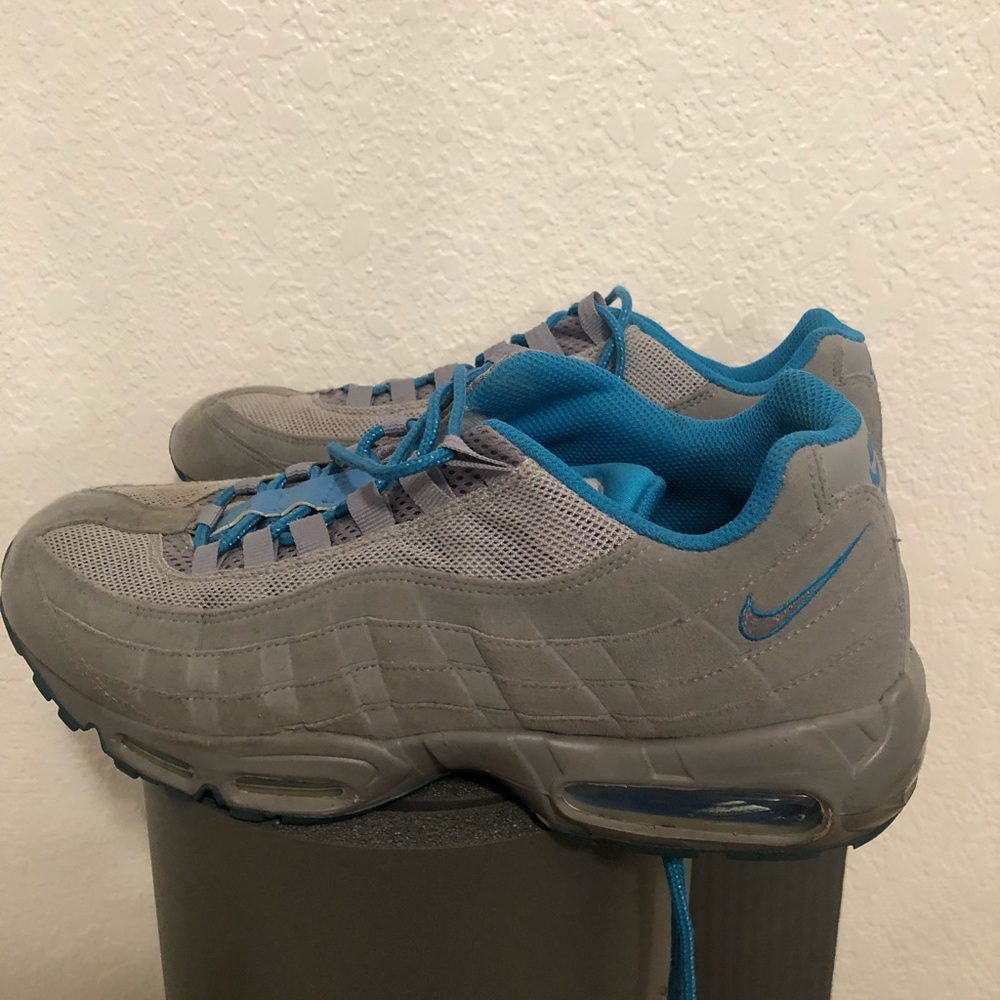 Nike AirMax Sneakers